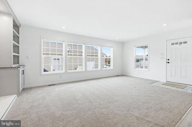 443 EASTWOOD LN, Lancaster, PA 17603