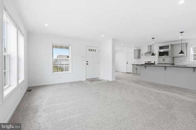 443 EASTWOOD LN, Lancaster, PA 17603