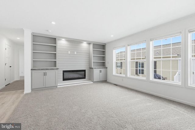 443 EASTWOOD LN, Lancaster, PA 17603