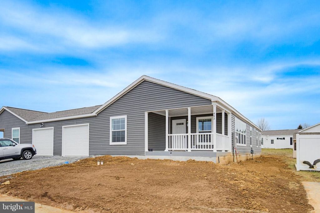 443 EASTWOOD LN, Lancaster, PA 17603