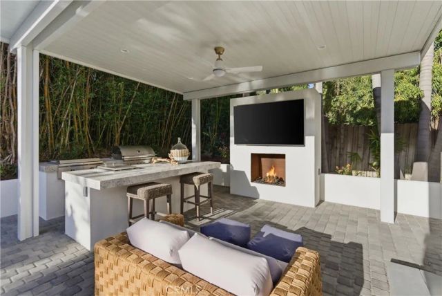 1956 Flamingo Drive, Costa Mesa, CA 92626