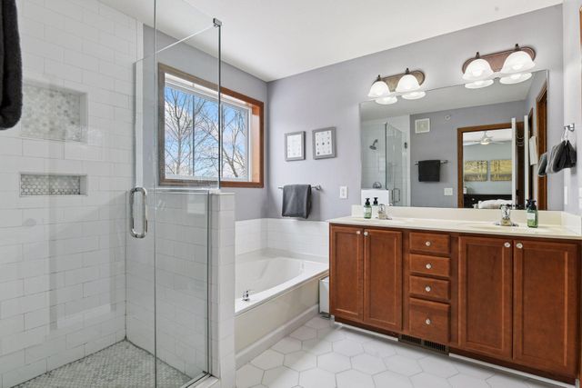 1968 Lincoln Lane, Chanhassen, MN 55317