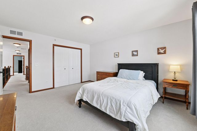 1968 Lincoln Lane, Chanhassen, MN 55317