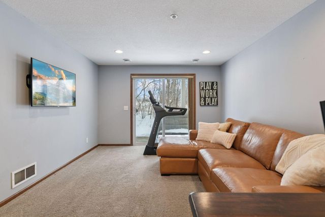 1968 Lincoln Lane, Chanhassen, MN 55317