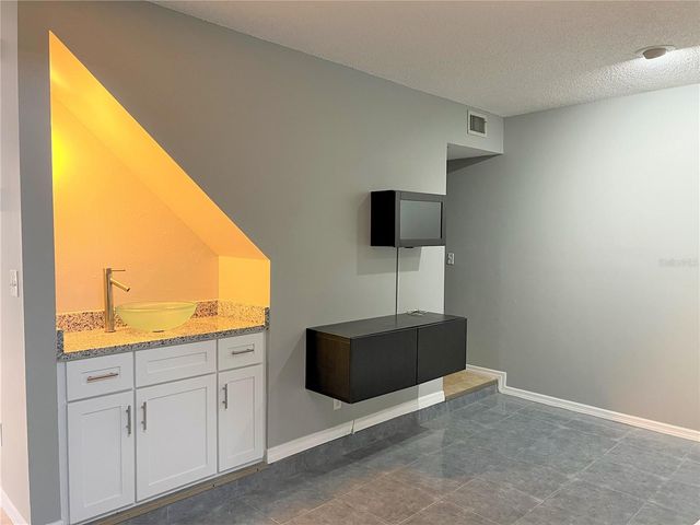 5909 IDLE FOREST PLACE, Tampa, FL 33614