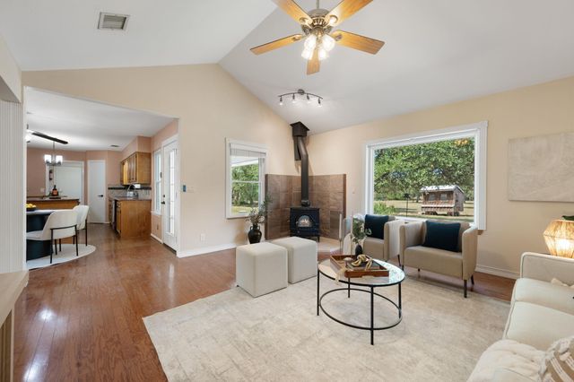 851 San Gabriel DR, Liberty Hill, TX 78642