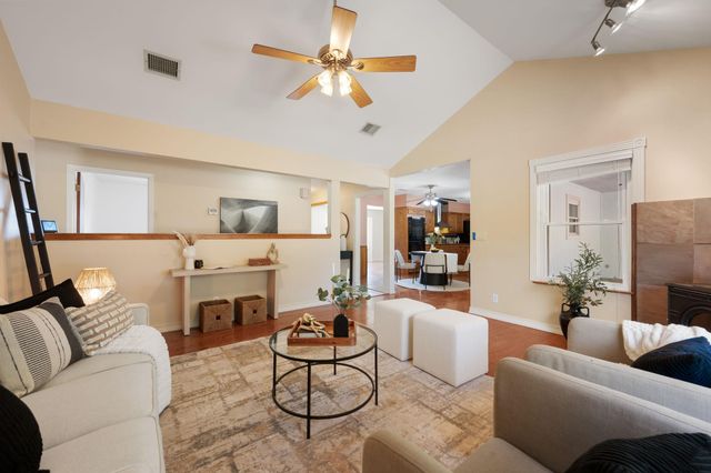 851 San Gabriel DR, Liberty Hill, TX 78642