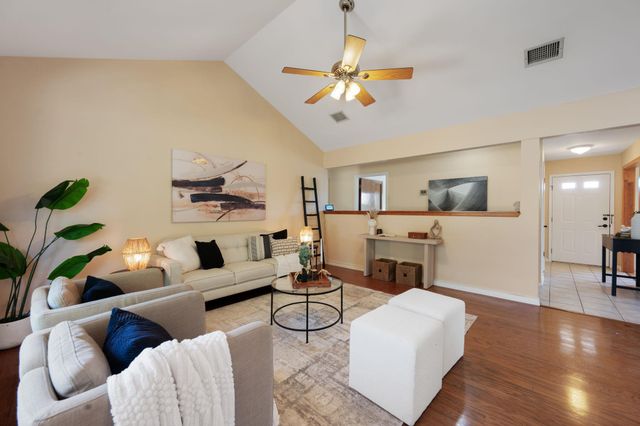 851 San Gabriel DR, Liberty Hill, TX 78642