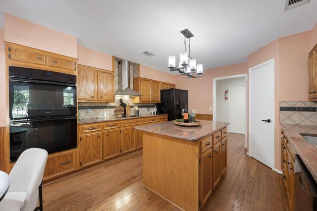 851 San Gabriel DR, Liberty Hill, TX 78642