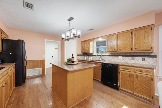 851 San Gabriel DR, Liberty Hill, TX 78642