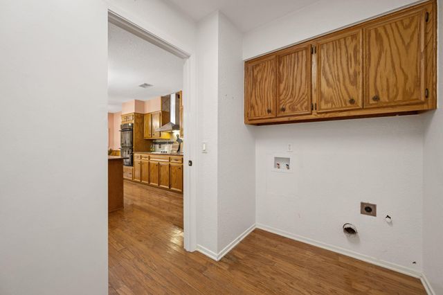 851 San Gabriel DR, Liberty Hill, TX 78642
