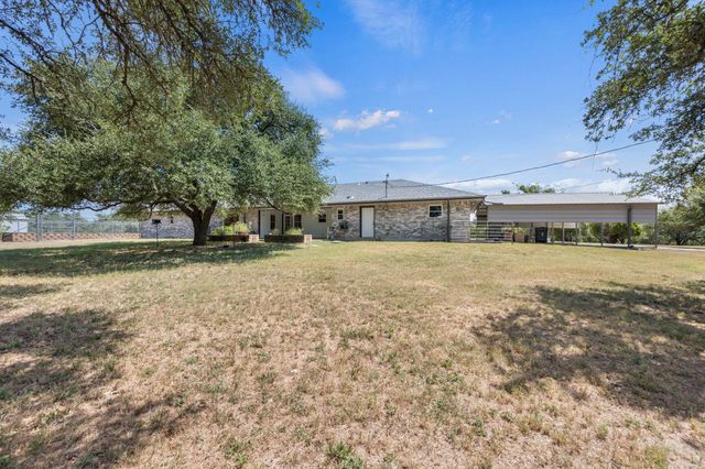 851 San Gabriel DR, Liberty Hill, TX 78642