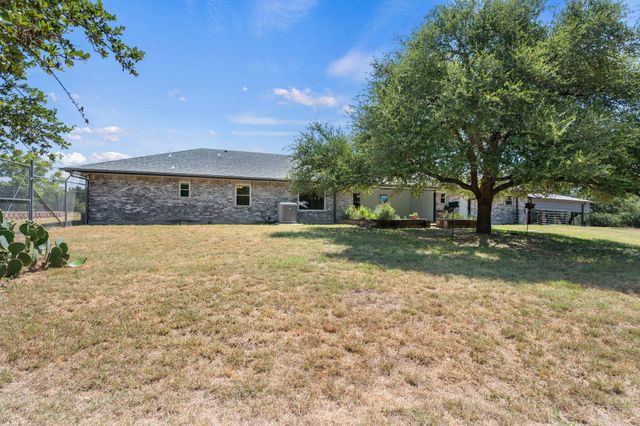 851 San Gabriel DR, Liberty Hill, TX 78642