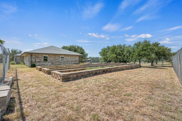 851 San Gabriel DR, Liberty Hill, TX 78642