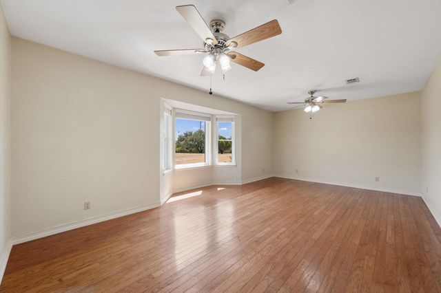 851 San Gabriel DR, Liberty Hill, TX 78642