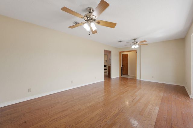 851 San Gabriel DR, Liberty Hill, TX 78642