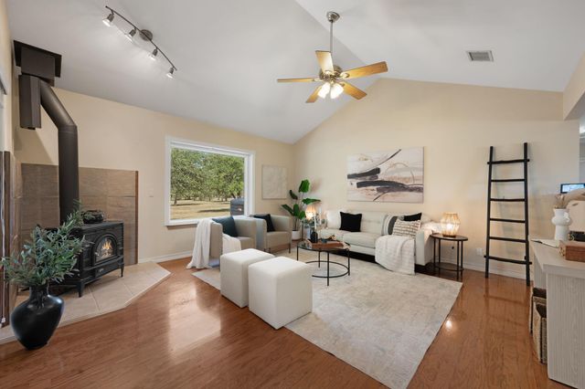851 San Gabriel DR, Liberty Hill, TX 78642