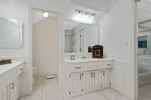 6 Crest Court, Hickory Creek, TX 75065