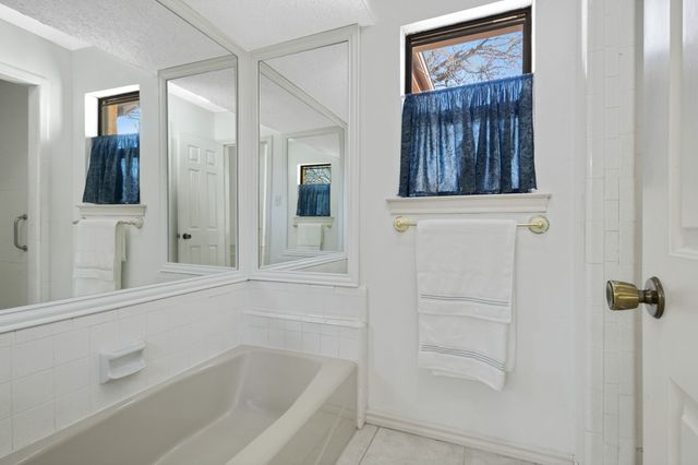 6 Crest Court, Hickory Creek, TX 75065