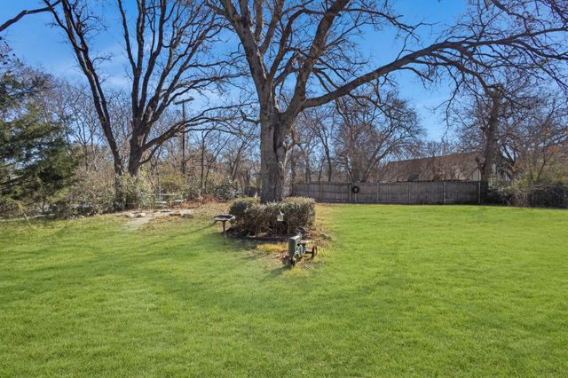 6 Crest Court, Hickory Creek, TX 75065