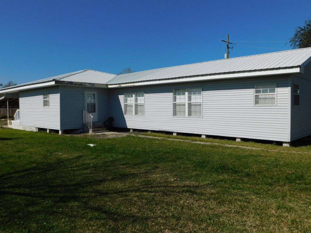 123 Chouest Lane, Golden Meadow, LA 70357