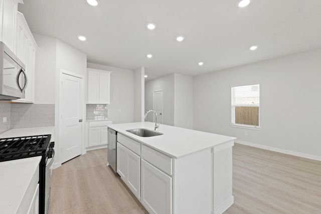 420 Long Branch Drive, Dayton, TX 77535