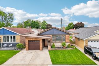 5742 S Rutherford Avenue, Chicago, IL 60638