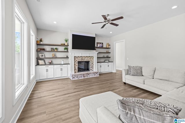 10 STONEWOOD LANE, Springville, AL 35146