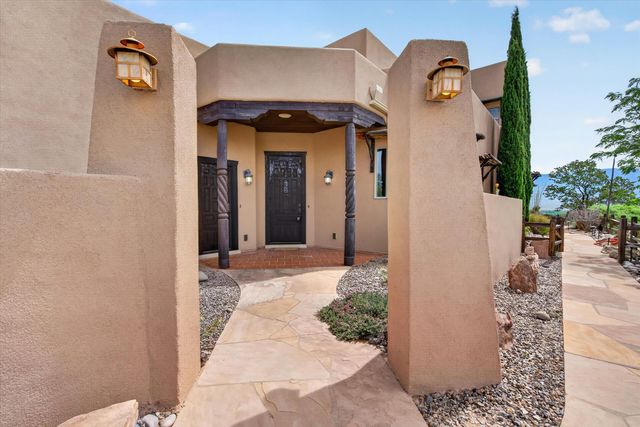 42 Sereno Court, Corrales, NM 87048