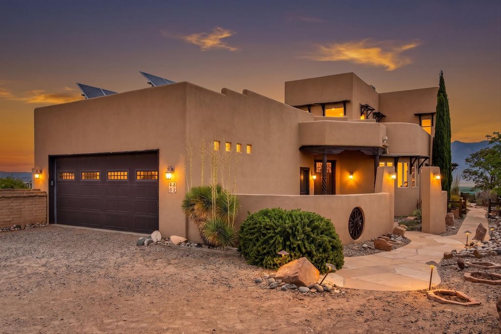 Image 1 of property listing at 42 Sereno Court, Corrales, NM 87048