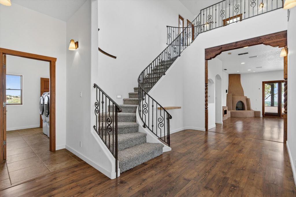Image 12 of property listing at 42 Sereno Court, Corrales, NM 87048