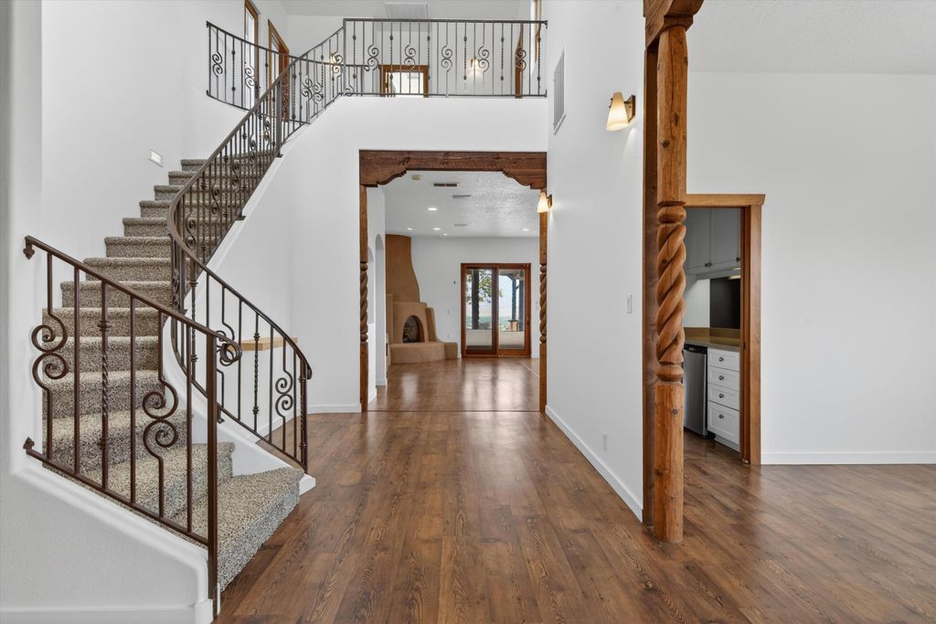 Image 13 of property listing at 42 Sereno Court, Corrales, NM 87048
