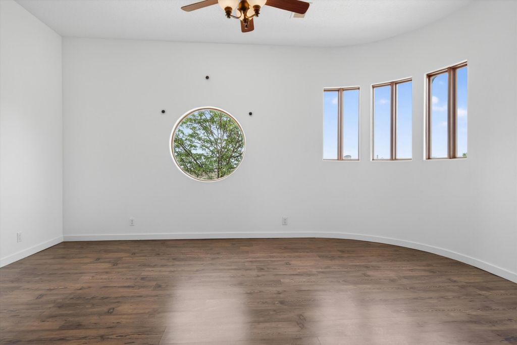 Image 14 of property listing at 42 Sereno Court, Corrales, NM 87048
