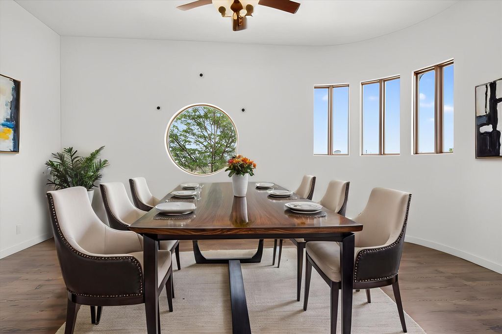 Image 15 of property listing at 42 Sereno Court, Corrales, NM 87048