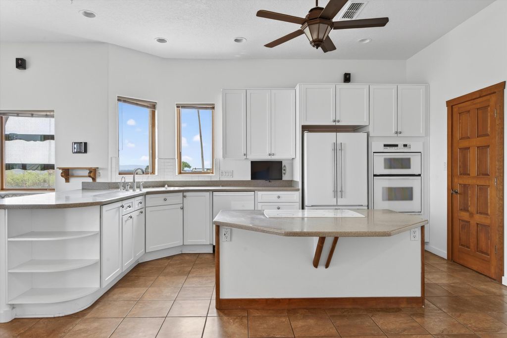 Image 20 of property listing at 42 Sereno Court, Corrales, NM 87048