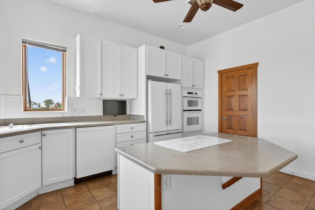 Image 21 of property listing at 42 Sereno Court, Corrales, NM 87048
