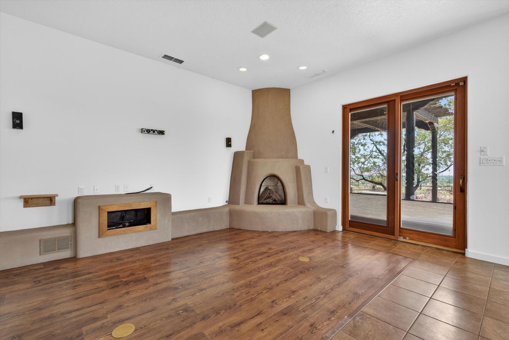 Image 26 of property listing at 42 Sereno Court, Corrales, NM 87048