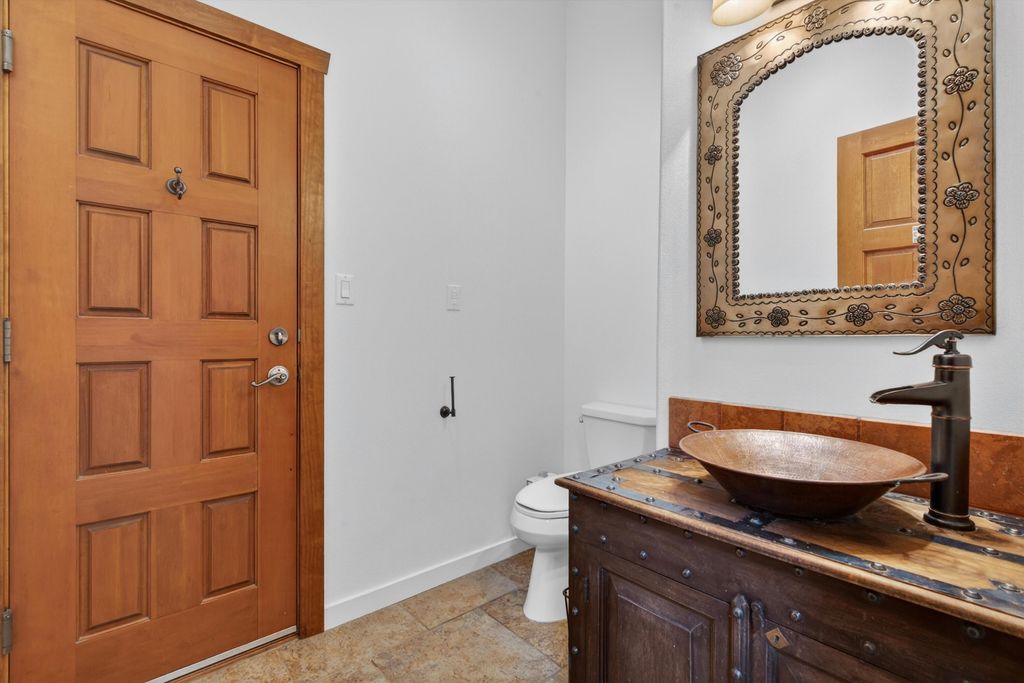 Image 38 of property listing at 42 Sereno Court, Corrales, NM 87048
