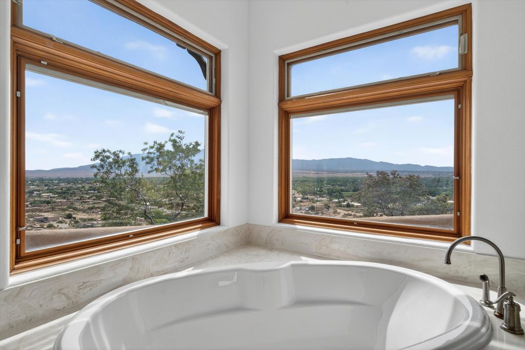 Image 52 of property listing at 42 Sereno Court, Corrales, NM 87048