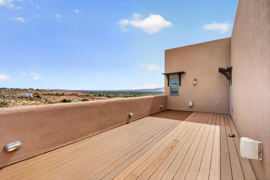 Image 58 of property listing at 42 Sereno Court, Corrales, NM 87048