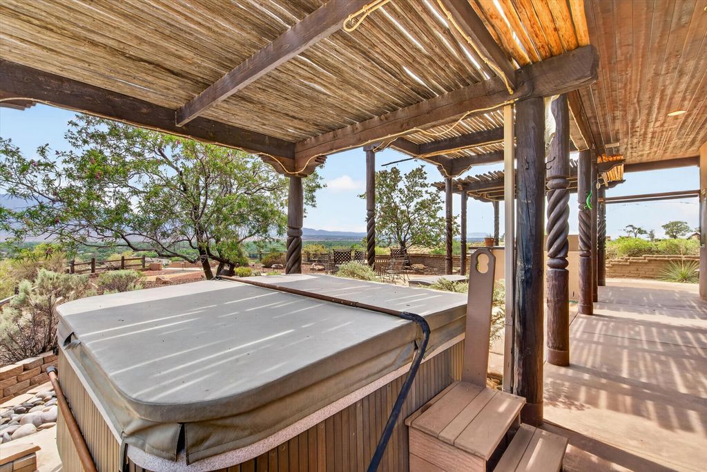 Image 66 of property listing at 42 Sereno Court, Corrales, NM 87048
