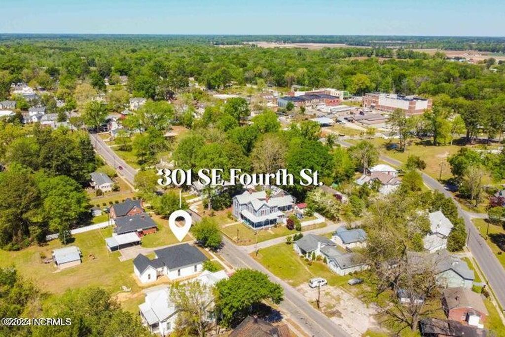 301 SE Fourth Street, Snow Hill, NC 28580