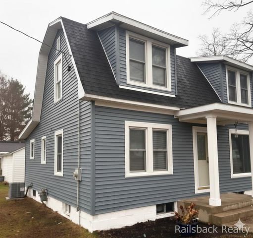 1408 E Pine Hill Avenue, White Cloud City, MI 49349