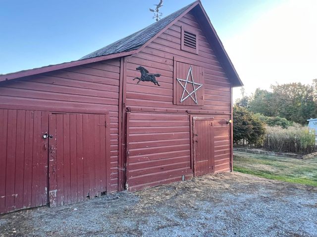 1100 E. Main Street, Poultney, VT 05764