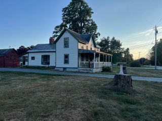 1100 E. Main Street, Poultney, VT 05764