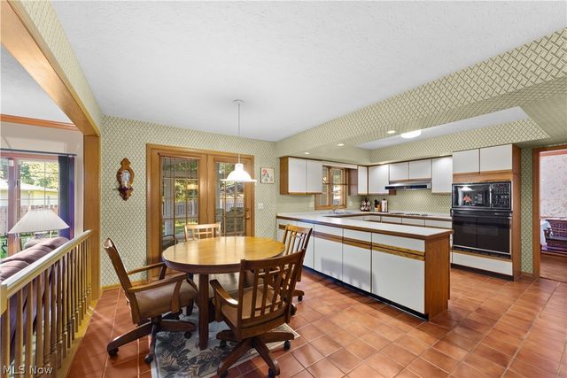 24177 Stonehedge Drive, Westlake, OH 44145