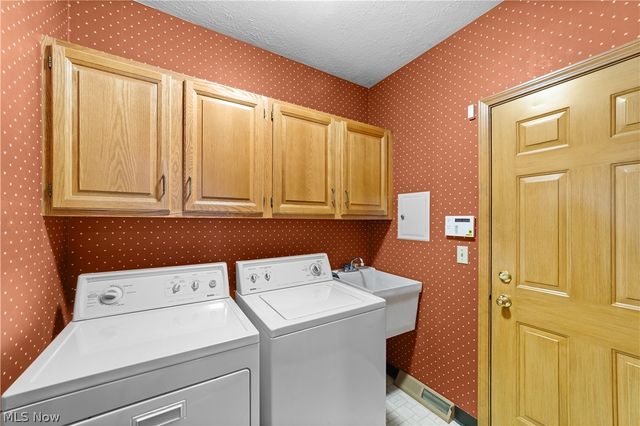 24177 Stonehedge Drive, Westlake, OH 44145
