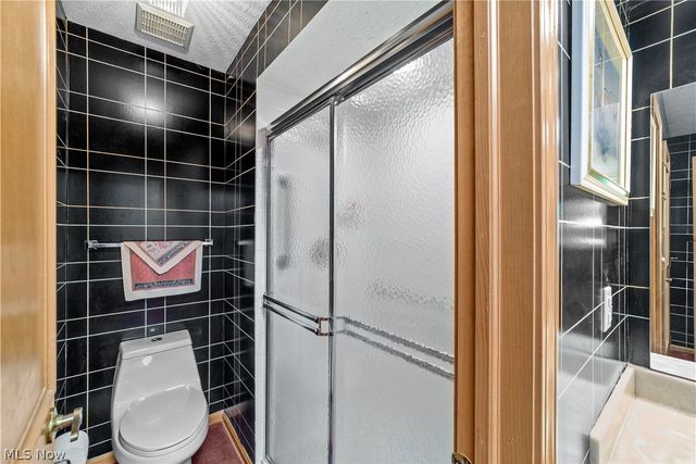 24177 Stonehedge Drive, Westlake, OH 44145