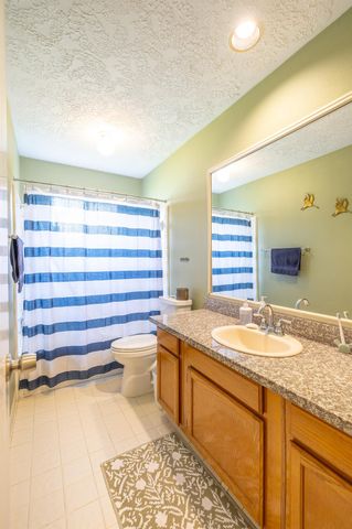 421 Indianmeadow Drive, League City, TX 77573