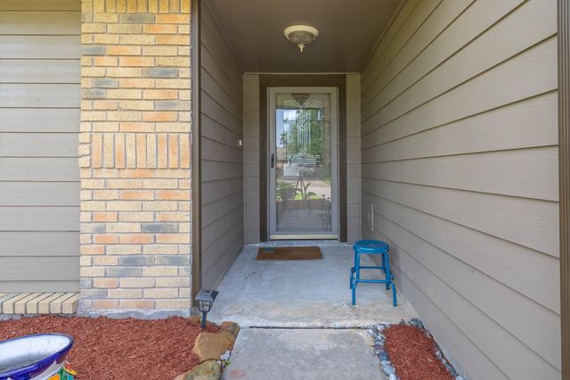 421 Indianmeadow Drive, League City, TX 77573